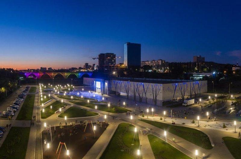 Видите деревья? Вот и я нет, а они есть