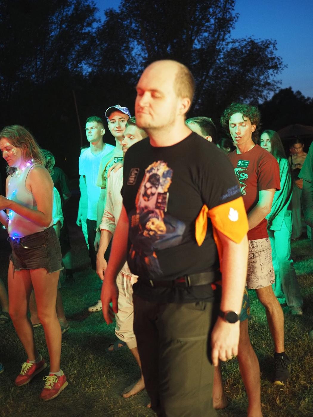 когда выиграл два квиза, на концерте Сансары, ещё и волонтерить успел